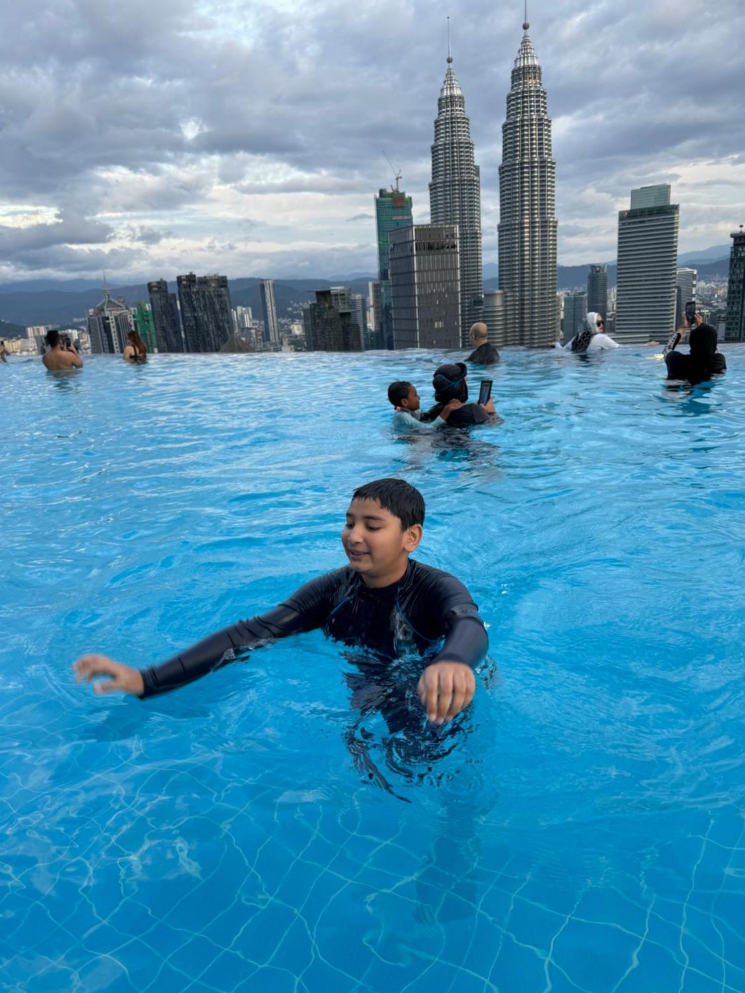 Platinum 2 Klcc By Infinity Pool Apartment Kuala Lumpur Exterior photo